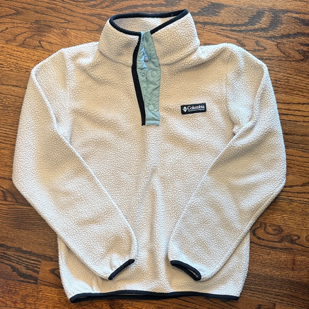 Columbia Cream Fleece Pullover with Black and Blue Accents